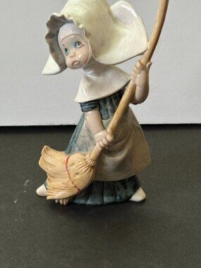 Vintage Fontanini Depose Nun w/Broom Figurine
